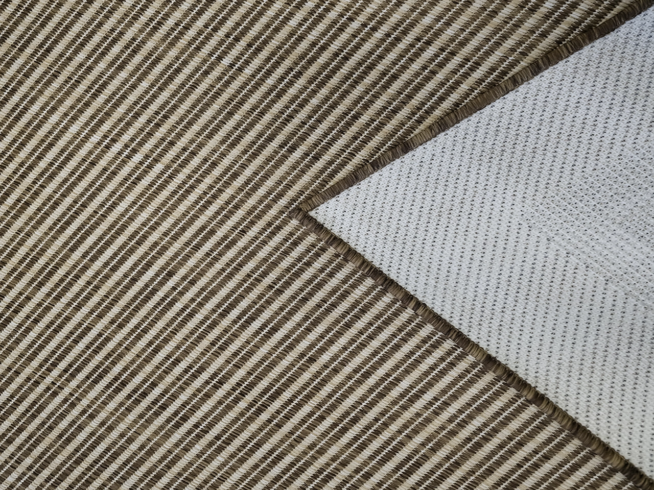 Běhoun Eqos 0001 beige