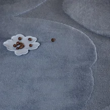 Jednobarevný vlněný koberec Marimekko Iso Unikko modrý 132308 Brink & Campman