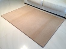 Kusový béžový koberec Eton