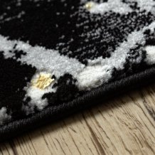 Kusový koberec Allure 1963 black/gold