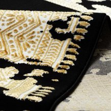 Kusový koberec Allure 1965 black/gold