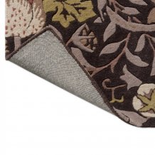 Luxusní květinový koberec Morris & Co Strawberry Thief grape 027705 Brink & Campman