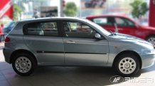Ochranné bočné lišty Alfa Romeo 147 2000-2010 (hatchback)