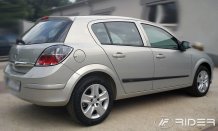 Ochranné bočné lišty Opel Astra 2004-2012 (hatchback)
