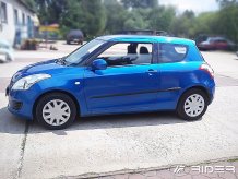 Ochranné bočné lišty Suzuki Swift 2010- (hatchback, 3 dveře)