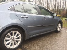 Ochranné bočné lišty Toyota Corolla 2018- (combi)