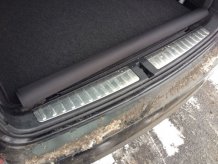 Textilné koberce do kufra auta s nášľapom Ford B- Max 2012 - 2017 Carfit (1470-kufr)