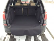 Textilné koberce do kufra auta s nášľapom Audi Q3 (horní dno) 2025 - Perfectfit (0259-Kufr)