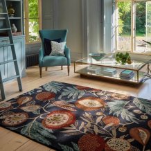 Vlněný kusový koberec Sanderson Jackfruit tumeric - indigo 148708 Brink & Campman